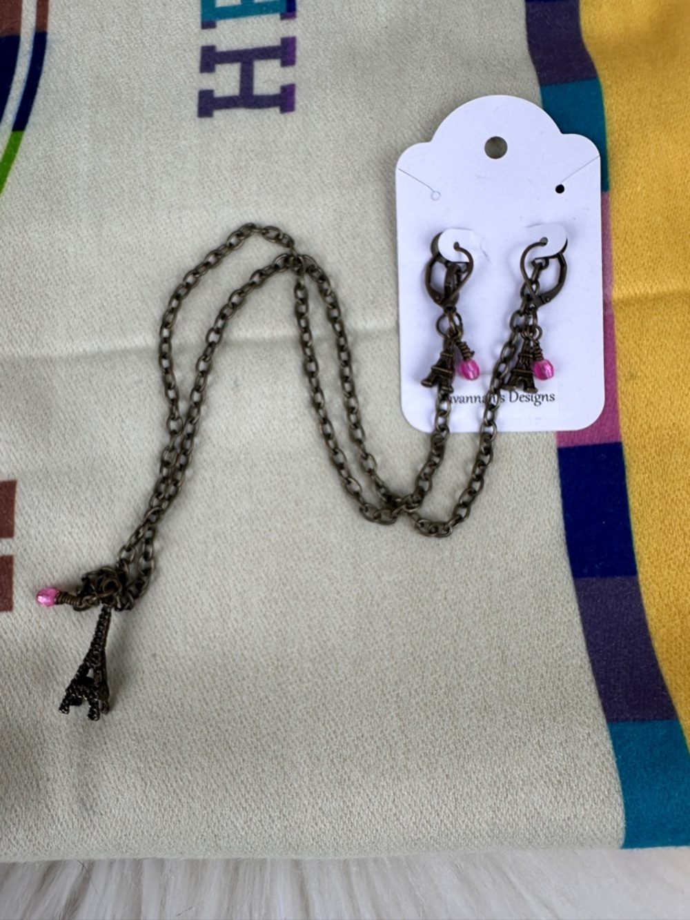 NWT Savannahs Designs Hand Crafted Bronze Eiffel Tower Beaded Necklace Set 22"